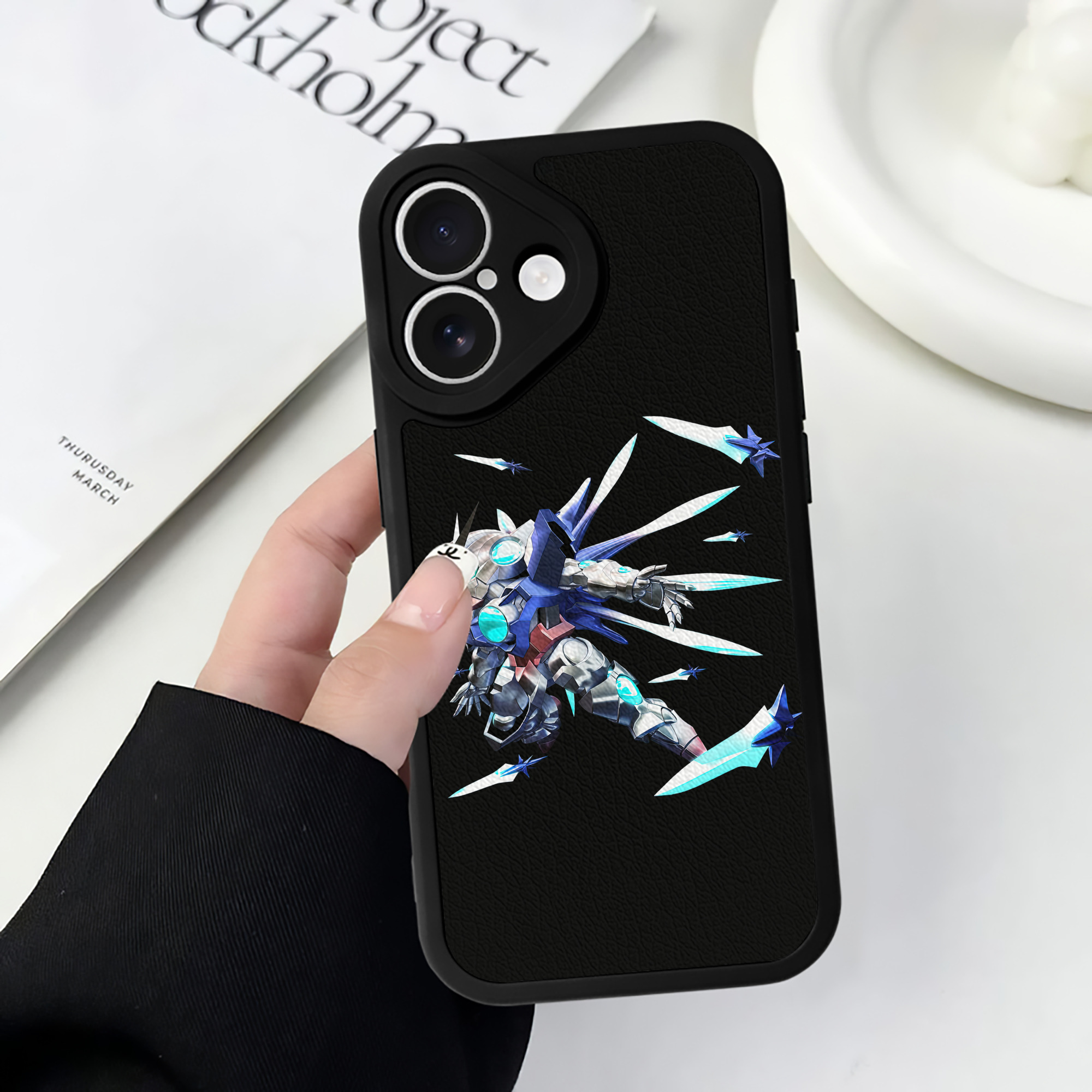 （画像用） 機動戦士ガンダム Mobile Suit Gundam 【iPhone 16シリーズ対応】シリコンスマホケース（レザー調） 材質：シリコン